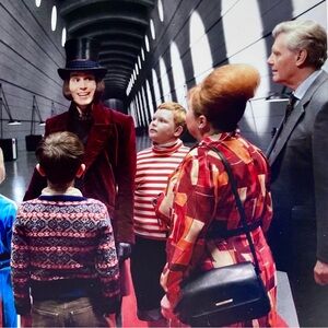 Signed CHARLIE & THE CHOCOLATE FACTORY 8x10 / JAMES FOX As Mr. Salt / BRIT ACTOR